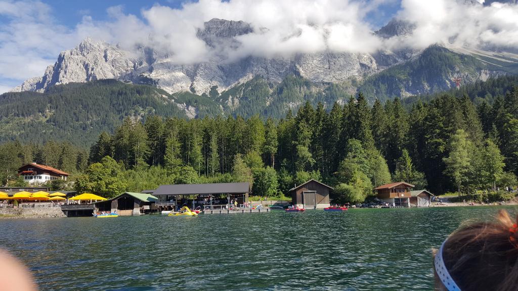 Pension Lischenhof Ehrwald Luaran gambar