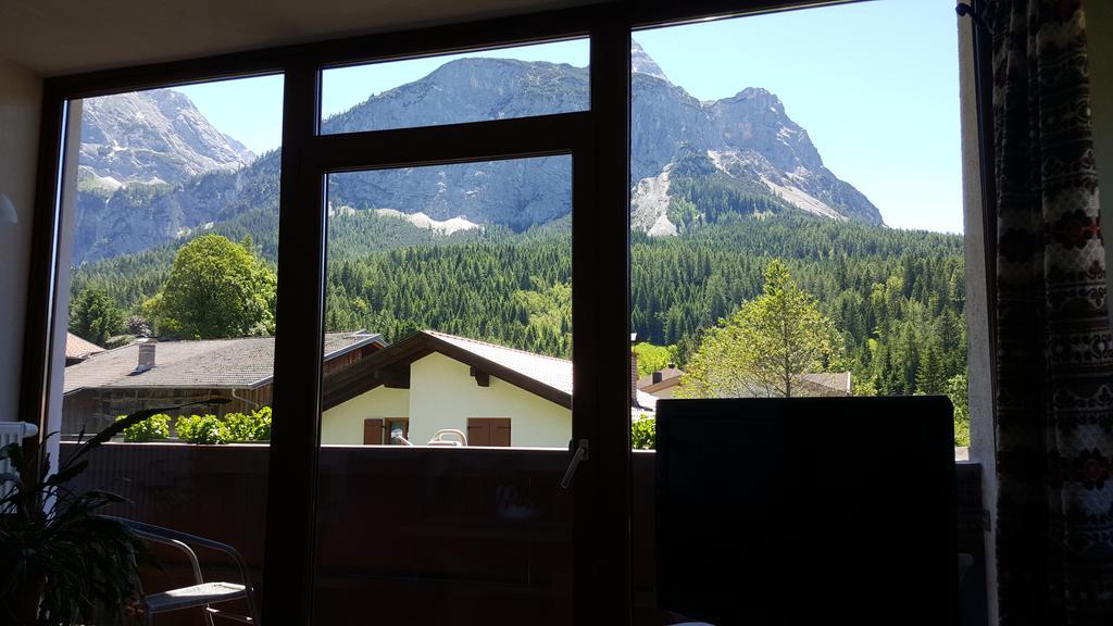 Pension Lischenhof Ehrwald Luaran gambar